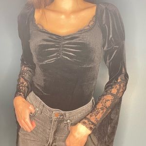 Dark In Love Velvet Victorian Sweetheart Blouse // NWOT